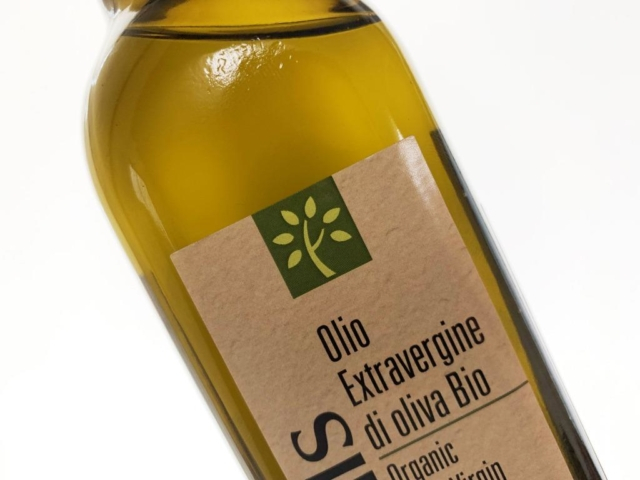 エキストラバージンオリーブオイル選びのポイント②:遮光ボトルかどうかを確認!