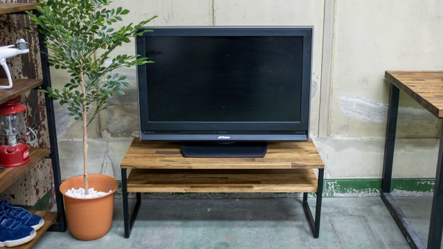 DIYでTV台を作ろう! アイアンフレームを使ったTV台の作り方