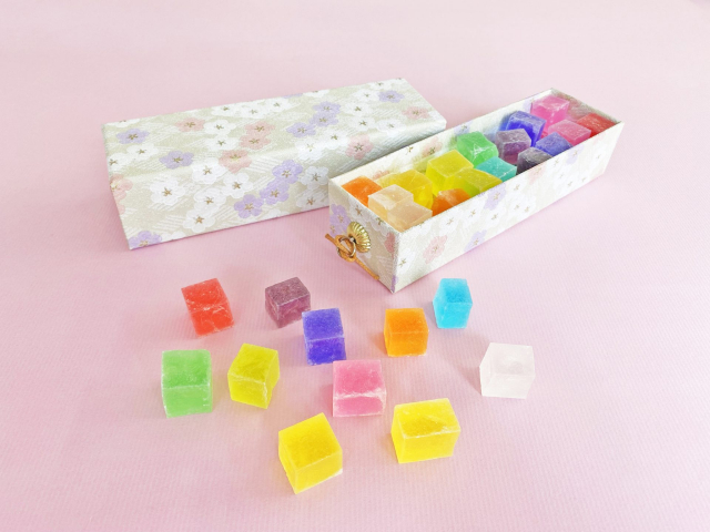 人気の琥珀糖をお取り寄せ!キラキラ輝く食べられる宝石!