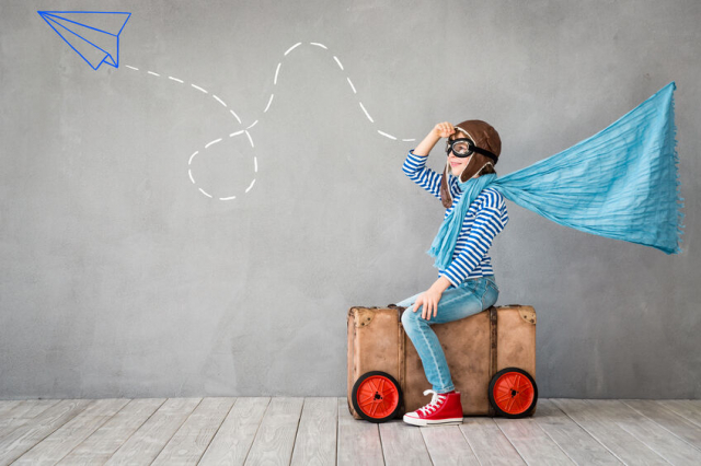 子どもが乗れるスーツケースおすすめブランド5選!旅行や帰省の移動に大活躍
