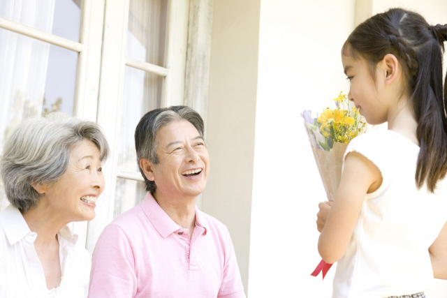 古希って何歳?一度しかない古希のお祝いに贈りたい&本当に貰って嬉しいプレゼント15選